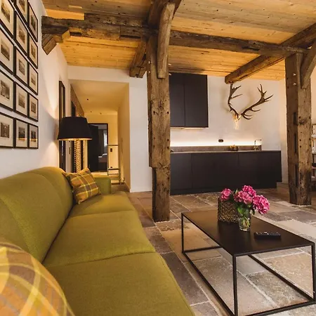 Gut Ferien Lofts 公寓式酒店 4*